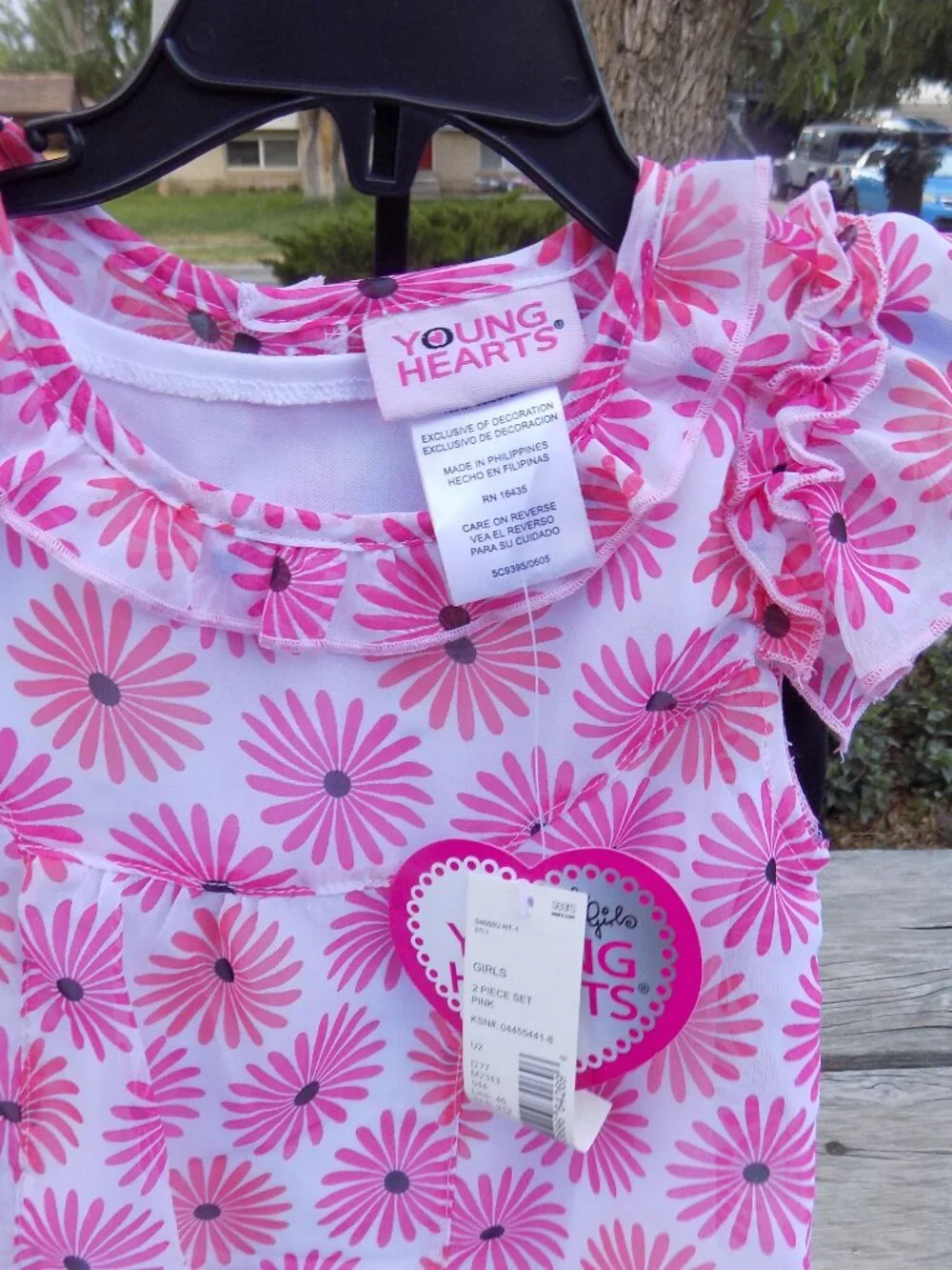 Young Hearts Girls 2 Piece Flower Outfit Ruffled Sleeves and bottom Sz 4 *